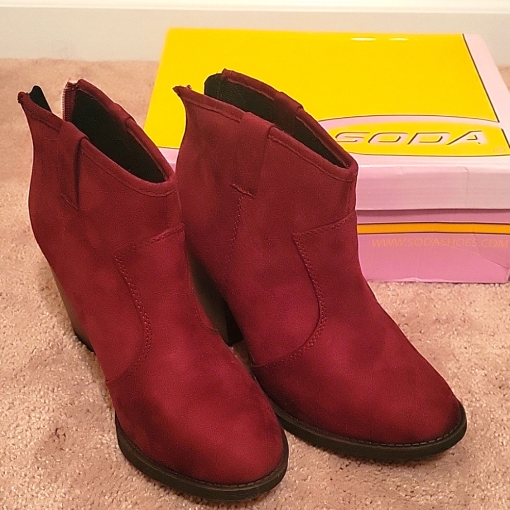 Soda, Burgundy ankle boots, size 7.5